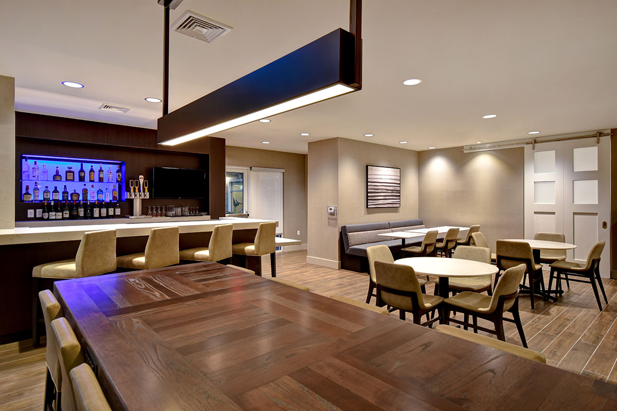 Residence-inn-Middletown-bar